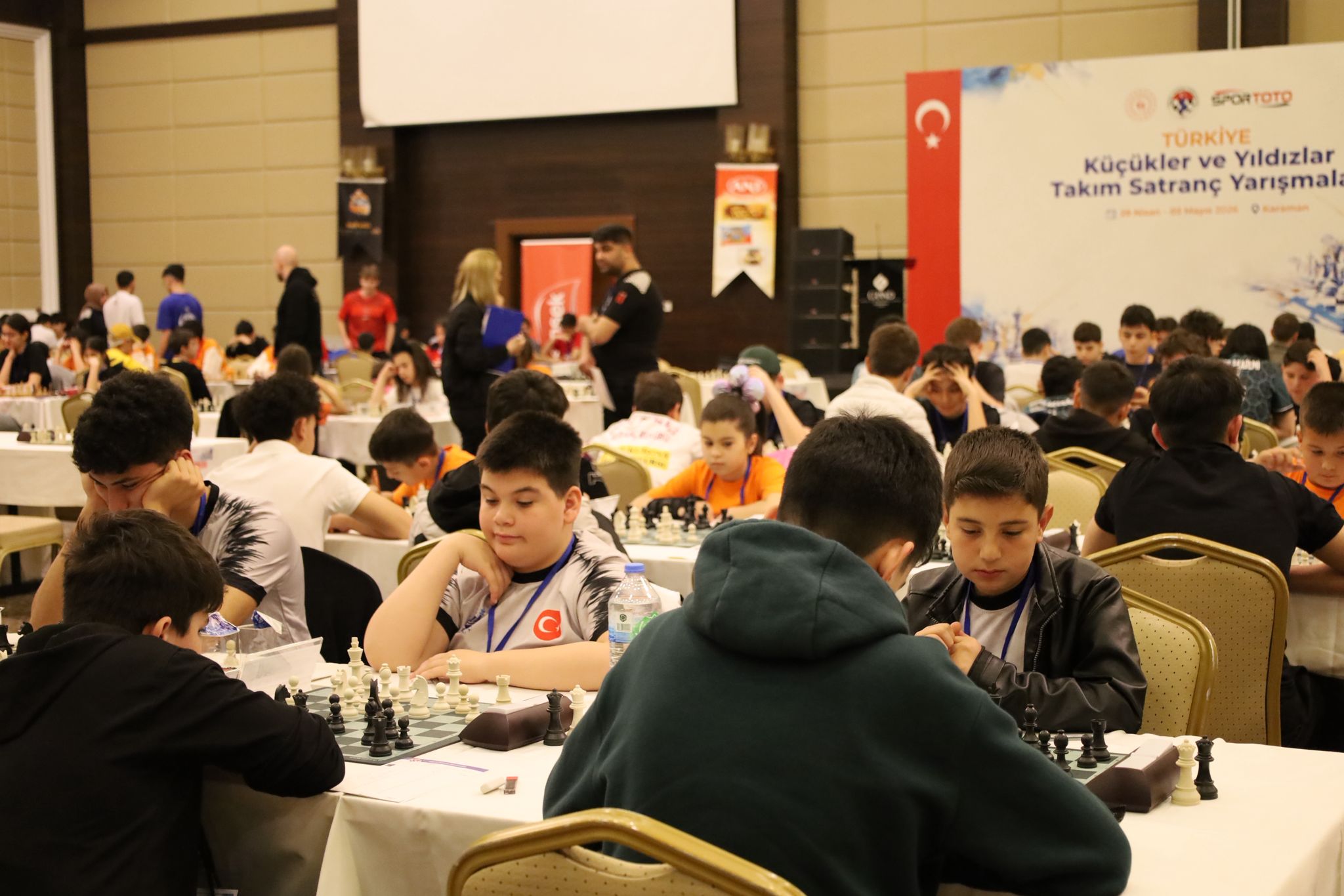 Küçükler ve Yıldızlar Takım Satranç Yarışması’nda Dördüncü Tur Geride Kaldı